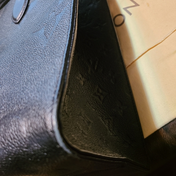 Louis Vuitton Giant On The Go MM (Price shown & tag attached from the Real Real) - Picture 8 of 10